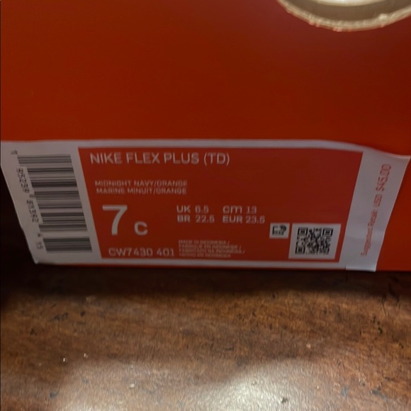 Nike Kids Blue and Orange Shoes - Picture 3 of 4